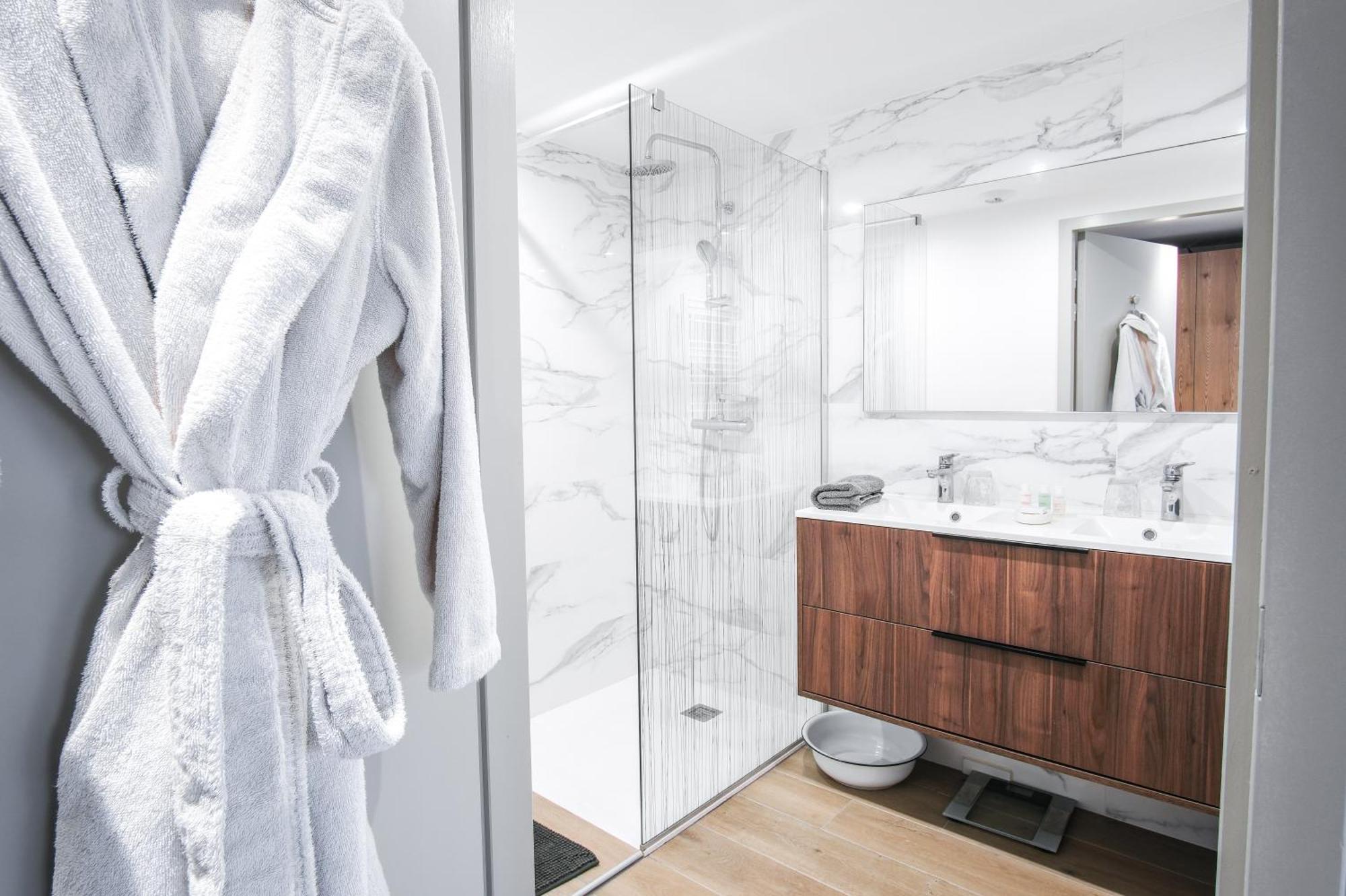 Caroline, D'annecy Hotel 4*
