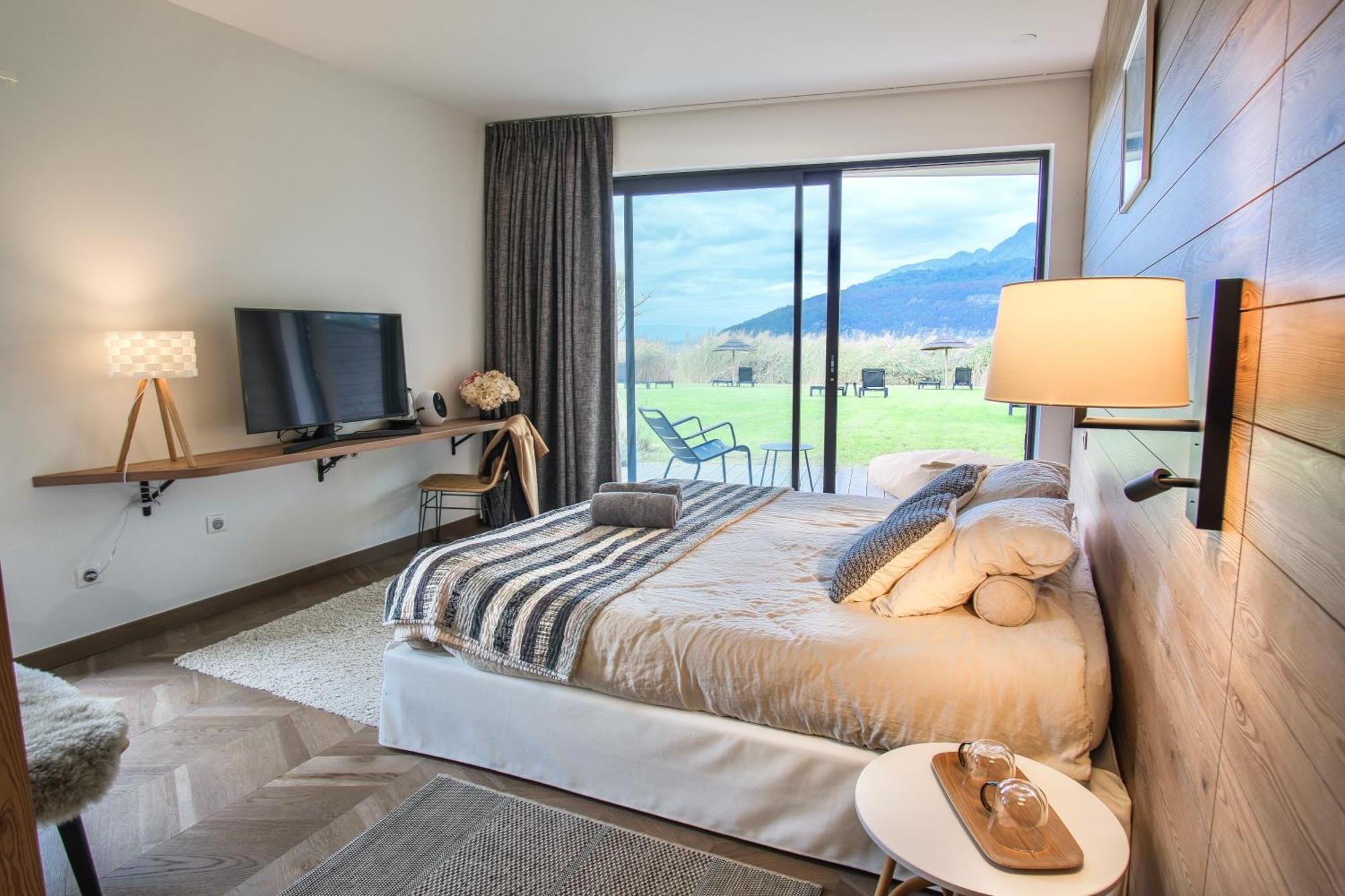 Caroline, D'annecy Hotel 4*