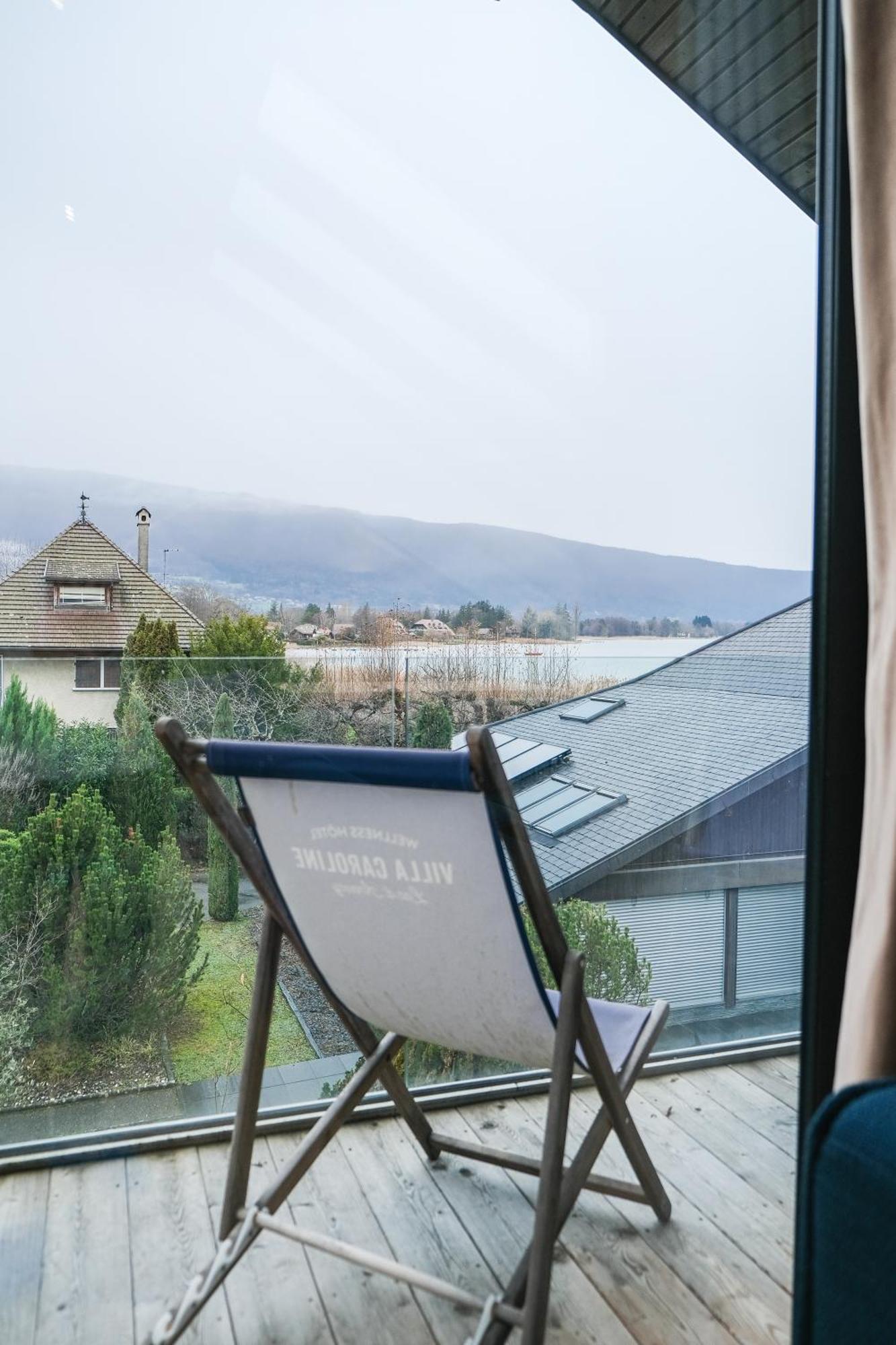 Caroline, D'annecy